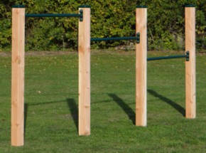 Duikelrek triple Groen duikelstangen 125cm 4 douglas houten palen 240cm