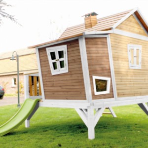 Speelhuis Emma Bruin-wit | houten speelhuis voor in de tuin