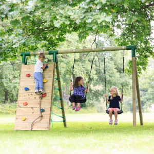 Houten schommel met klimwand Hoog | Hörby Bruk