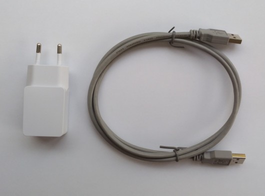 Adapter en USB-kabel voor automatische kippenhok opener ChickenGuard