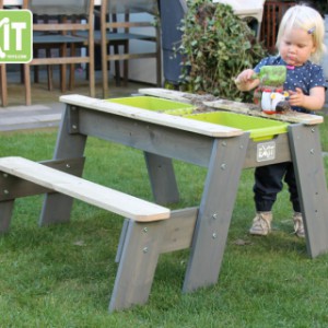 EXIT Aksent Zand-, Water- en Picknicktafel 1 bankje - met Parasol en kinder tuingereedschap