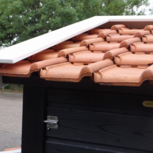 Kippenhok Professional Enkel Zwart-wit | echte dakpannen