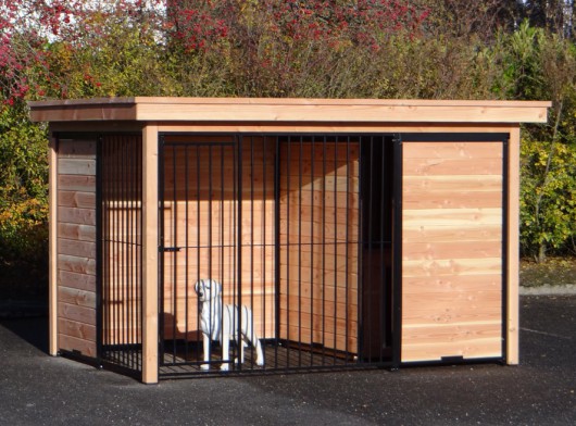 Hondenkennel FORZ zwart/Douglas met houtkader en luxe daksysteem 342x240cm