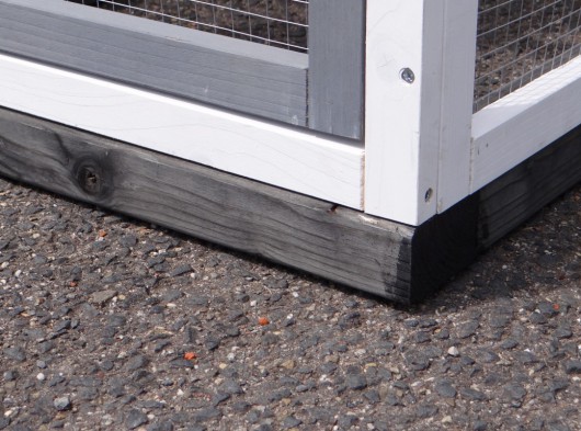 Funderingsset · zwart geïmpregneerd · voor dierenhok Ariane