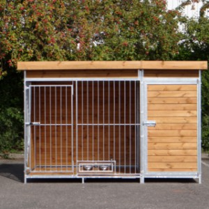 Vooraanzicht zware hondenkennel Heavy