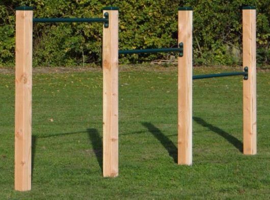 Duikelrek triple Groen duikelstangen 125cm 4 douglas houten palen 240cm