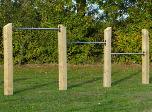 Triple duikelrek Skill RVS duikelstangen 125cm 4 geïmpregneerd houten palen 200cm