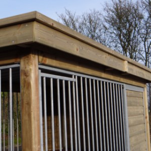 Hondenkennel FIX met houtkader, luxe dak en nachthok Block