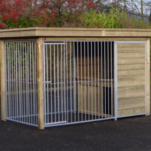 Hondenkennel FIX met houtkader, luxe dak en nachthok Block