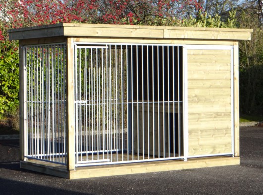 Hondenkennel FIX met houtkader, houten vloer, luxe dak en nachthok Block 352x190cm