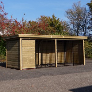 Hondenkennel FORZ zwart met houtkader, geïsoleerd nachthok en Luxe daksysteem 566x240x222cm