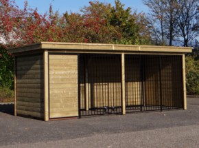 Hondenkennel FORZ zwart met houtkader, geïsoleerd nachthok en Luxe daksysteem 566x240x222cm