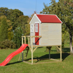 Het speelhuis My Lodge met glijbaan is een mooie aanwinst voor uw achtertuin