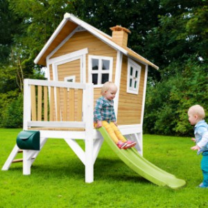 Speelhuis Robin | houten speelhuisje met glijbaan