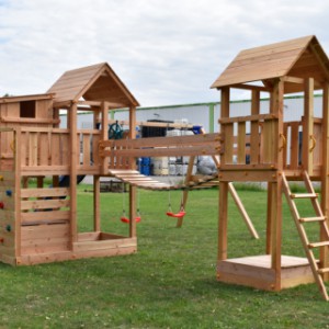 Houten speeltoestel Yard met schommelaanbouw