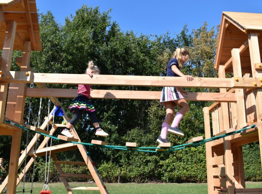 Brug Wave 300. Geschikt om tussen 2 speeltoestellen te monteren