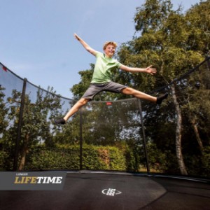 Trampoline BERG Grand Favorit Zwart - met net Comfort Ovaal 520x340cm