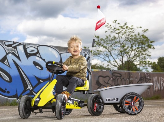 Mini-skelter BERG Buzzy Aero met aanhanger en vlag 2 - 5 jaar