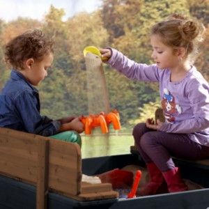 Samen spelen in de zandbak