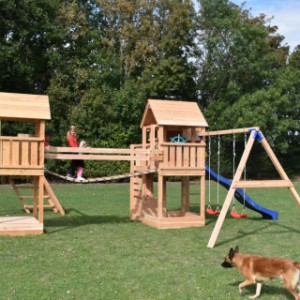 Blue Rabbit speeltoestel Yard met speelbrug, schommel, @Challenger en glijbaan