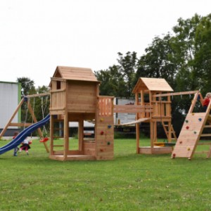 Groot speeltoestel Yard met speelbrug, schommel, @Challenger en glijbaan