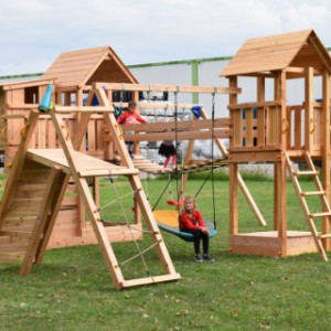 Speeltoestel Yard met speelbrug, schommel, @Challenger en glijbaan