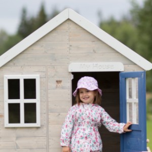 Speelhuis My Cottage met glijbaan heeft een houten vloer