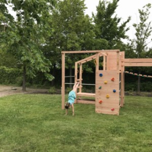 Klimtoestel Crossfit, hier als onderdeel van het grote speeltoestel Ranch met speelbrug