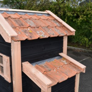 Kippenhok Special | dakpannen dak op het kippenhok
