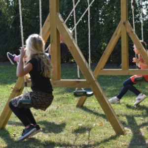 Schommel Smart Quattro is gemaakt van geïmpregneerd vurenhout