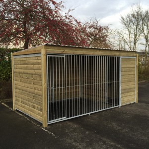 Hondenkennel Forz 2x4 met houtkader en geïsoleerd nachthok