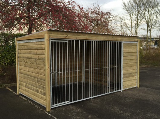 Hondenkennel Forz 2x4 met houtkader en geïsoleerd nachthok