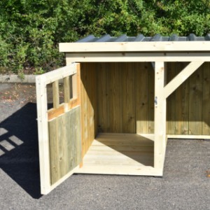 Het nachthok van schapenhok Isa 2 is voorzien van een houten vloer
