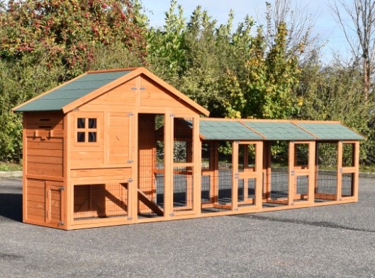 Kippenhok Holiday Medium red met 3 rennen 400x88x151cm
