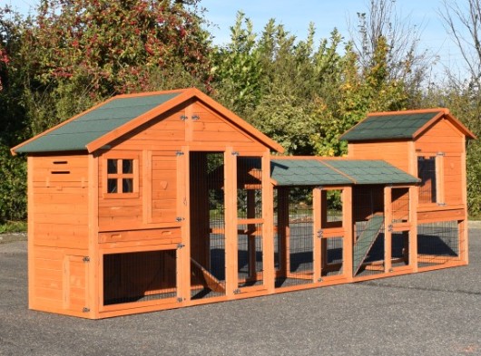 Konijnenhok Holiday Medium Red met 2 rennen en Prestige Medium 465x91x151cm