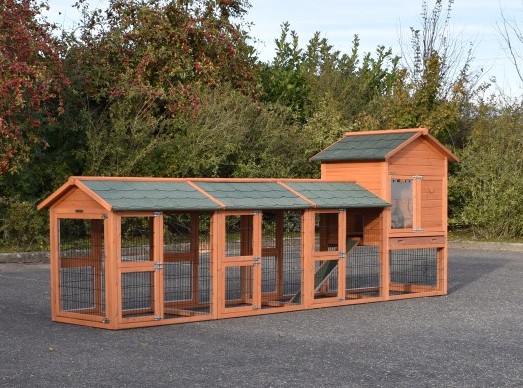 Konijnenhok Prestige Medium Red met 3 rennen 397x91x150cm