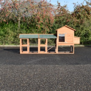 Konijnenhok Prestige Medium is uitgebreid met 2 rennen