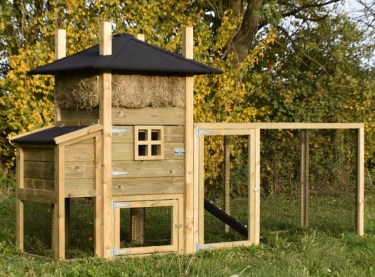 Kippenhok hooiberg Rosalynn met legnest en aanbouwren 300x114x180cm