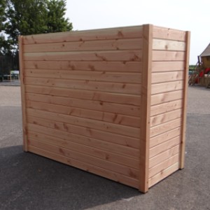 Houten wand voor kennel