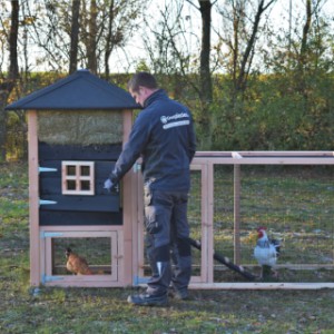 De hooiberg Rosanne kan voor kippen en konijnen gebruikt worden