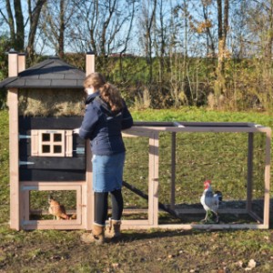 Het kippenhok Rosa is makkelijk schoon te maken