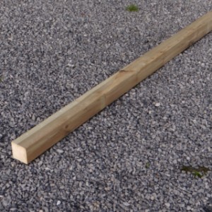 Het duikelrek heeft 2 palen van geïmpregneerd vurenhout