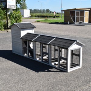 Een kijkje aan de achterkant van konijnenhok Double Small