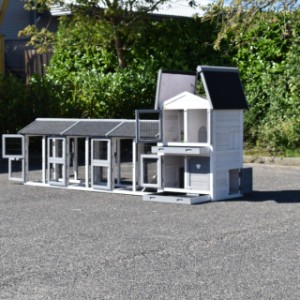 Het konijnenhok Double Small heeft vele deuren