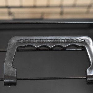 Hondenbench Profit 78cm is eveneens voorzien van een kunststof handvat