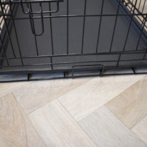 Hondenbench Profit 78cm is voorzien van een kunststof bak