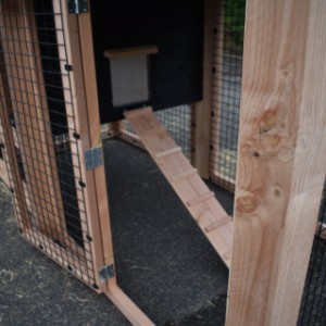 Kippenhok hooiberg Sjors is voorzien van stevig gaas