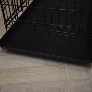 De reisbench Strong M is voorzien van een uitneembare kunststof bak