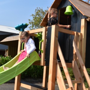 Speelhuis Dream 150 wordt geleverd inclusief een glijbaan