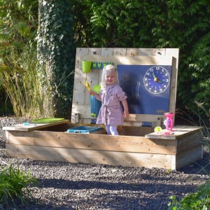 Zandbak met deksel Compact L Deluxe met krijtbord & modderkeuken
